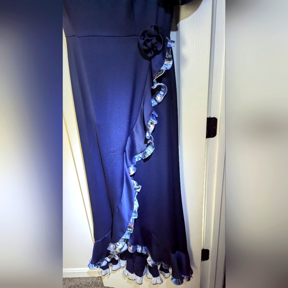 Elegantly Enhanced & Customized by a Courier-Dress-Designer - Mother of Groom - Picture 5 of 15